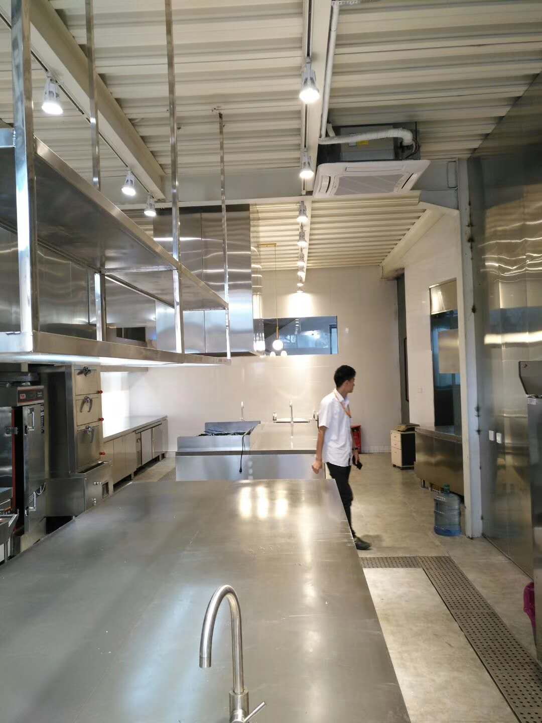 酒店蜜桃视频黄色网設備