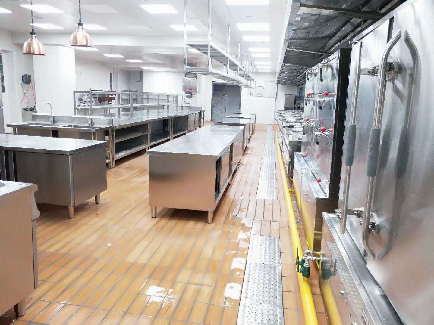 食堂蜜桃视频黄色网設備