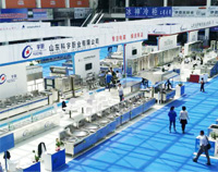 中國廚都酒店不鏽鋼設備展會盛大開幕，上千酒店蜜桃视频黄色网設備廠家雲集，現場驚現機器人廚師