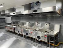 食堂廚具蜜桃视频黄色网設備供應商和你聊聊合格的商用蜜桃视频黄色网具備的條件